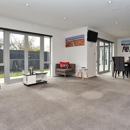 Ilam Villa - Christchurch Holiday Homes Екстериор снимка