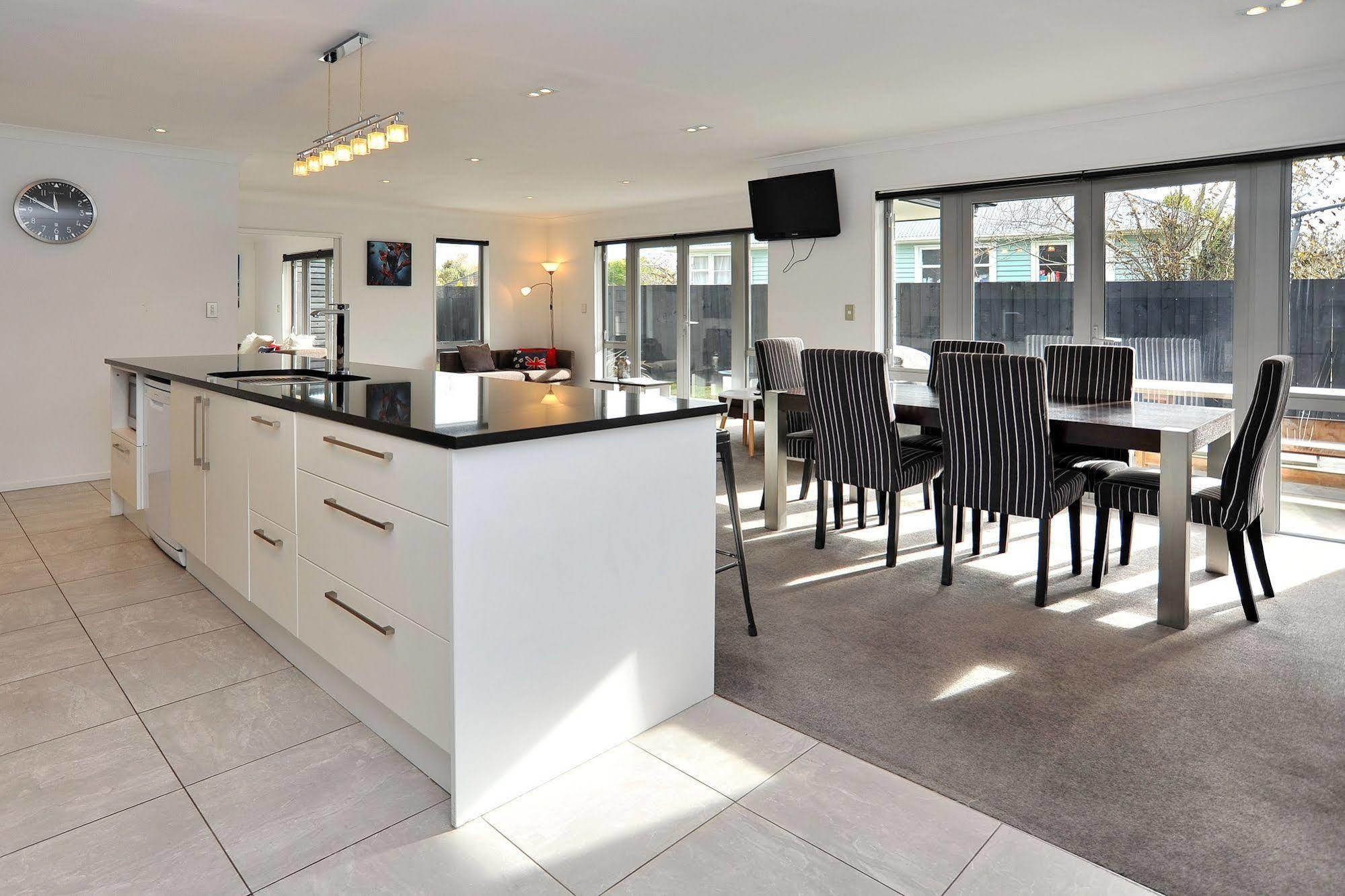 Ilam Villa - Christchurch Holiday Homes Екстериор снимка