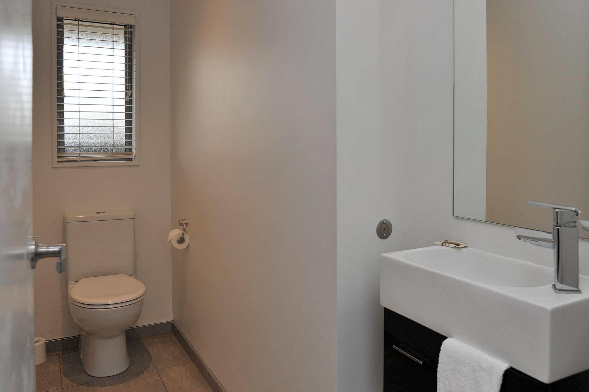 Ilam Villa - Christchurch Holiday Homes Екстериор снимка