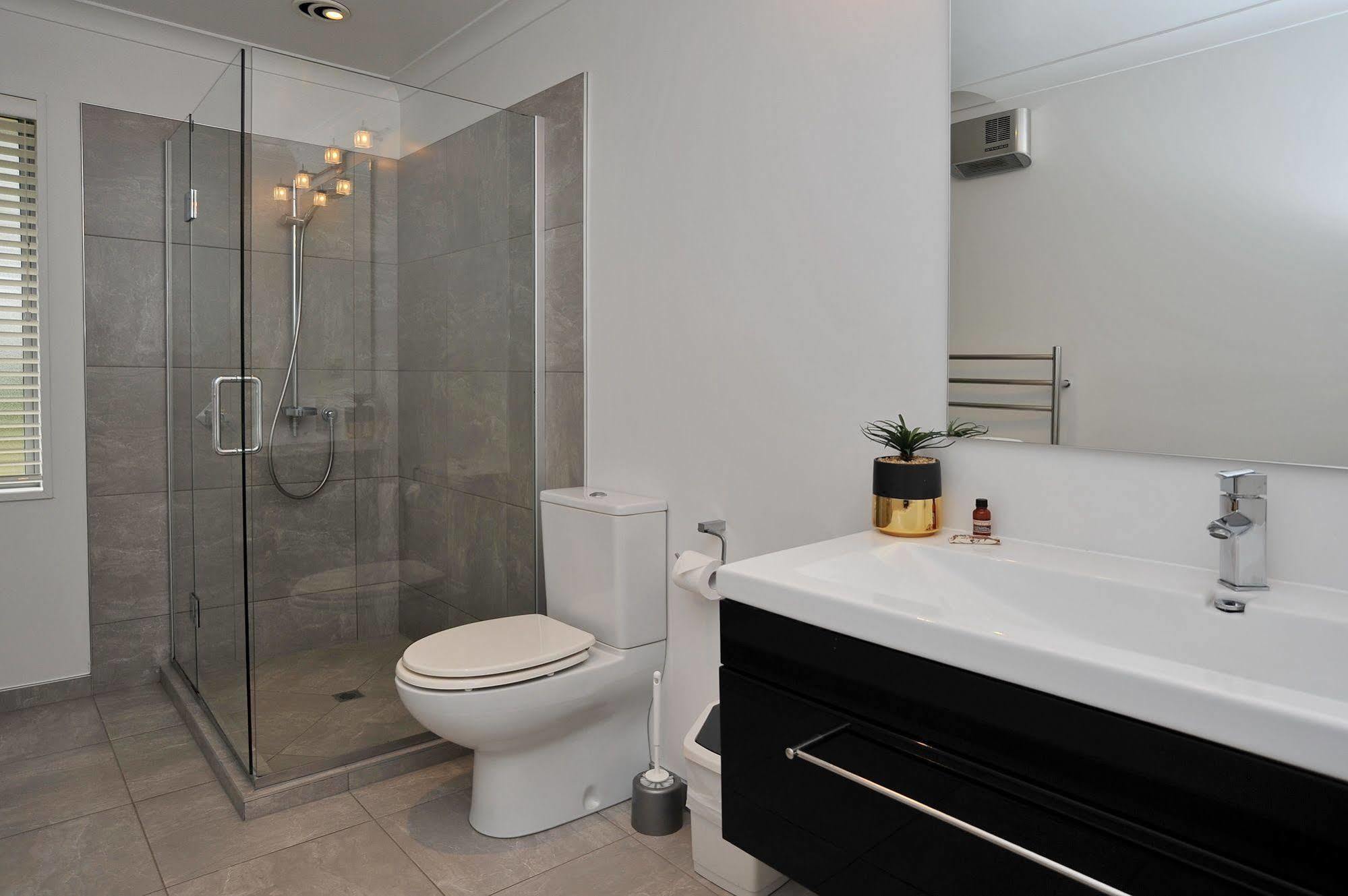 Ilam Villa - Christchurch Holiday Homes Екстериор снимка