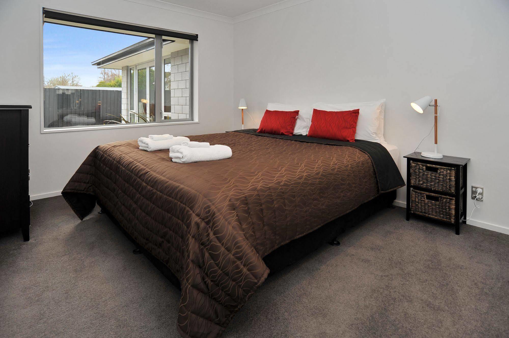 Ilam Villa - Christchurch Holiday Homes Екстериор снимка
